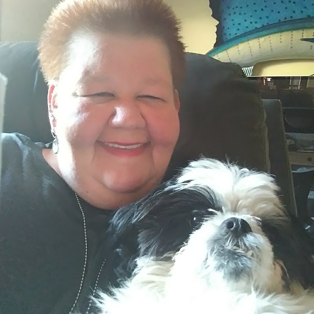 Meet your Posher, Cynthia